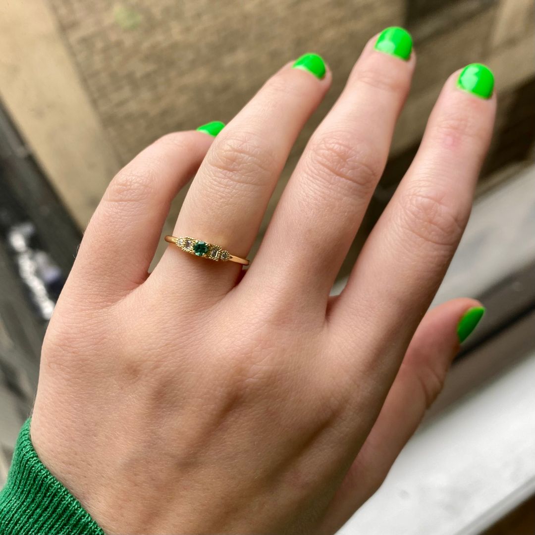 Emerald Petite Round Era Ring