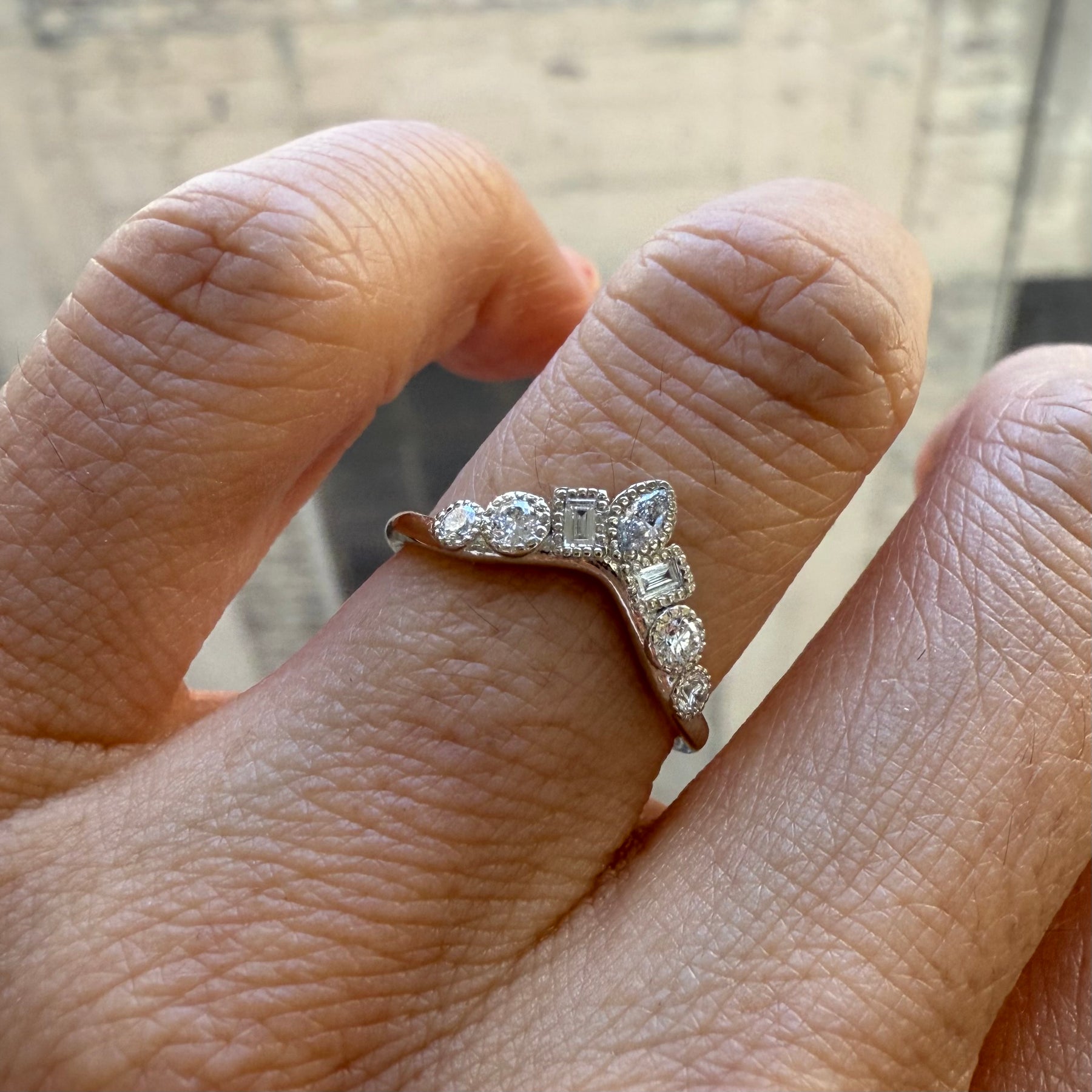 Diamond Intermezzo Arch Band