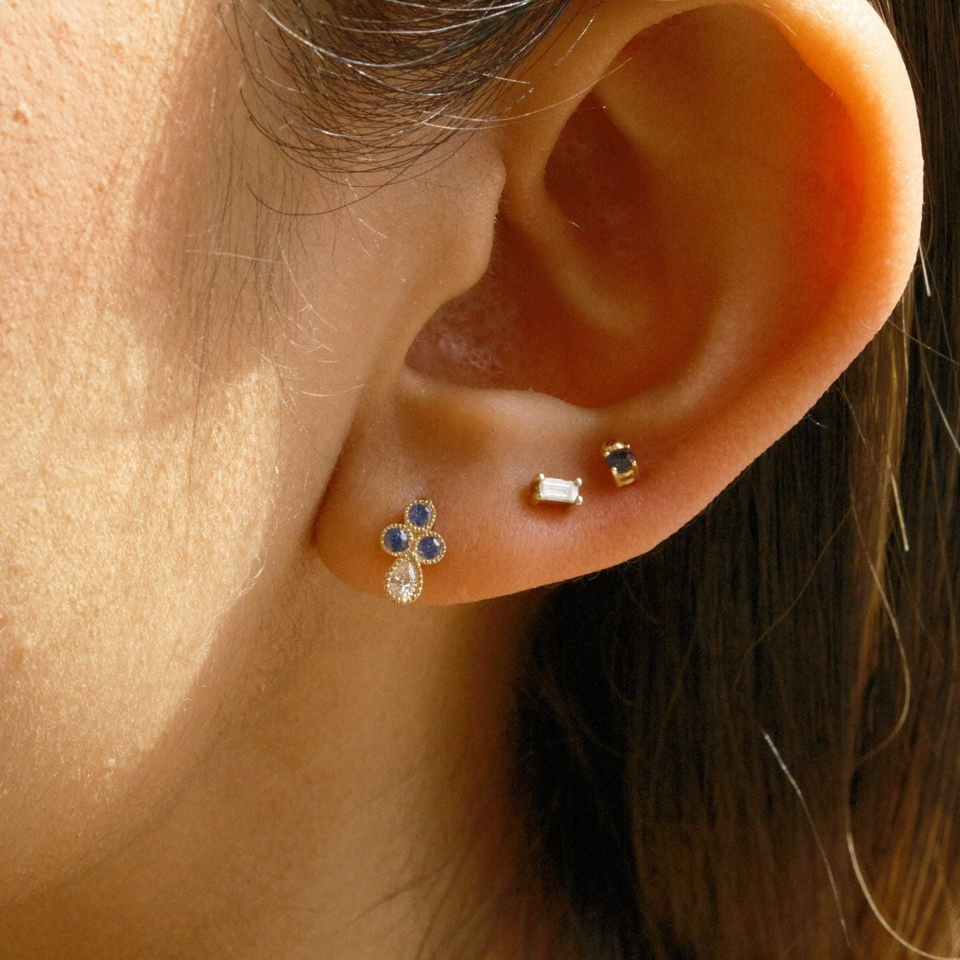 Blue Sapphire Cadenza Stud (Single)