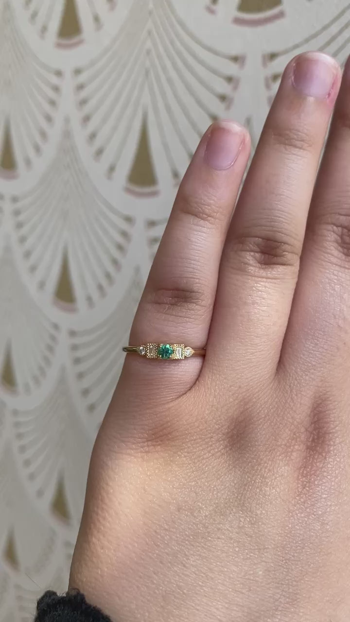 Emerald Petite Round Era Ring