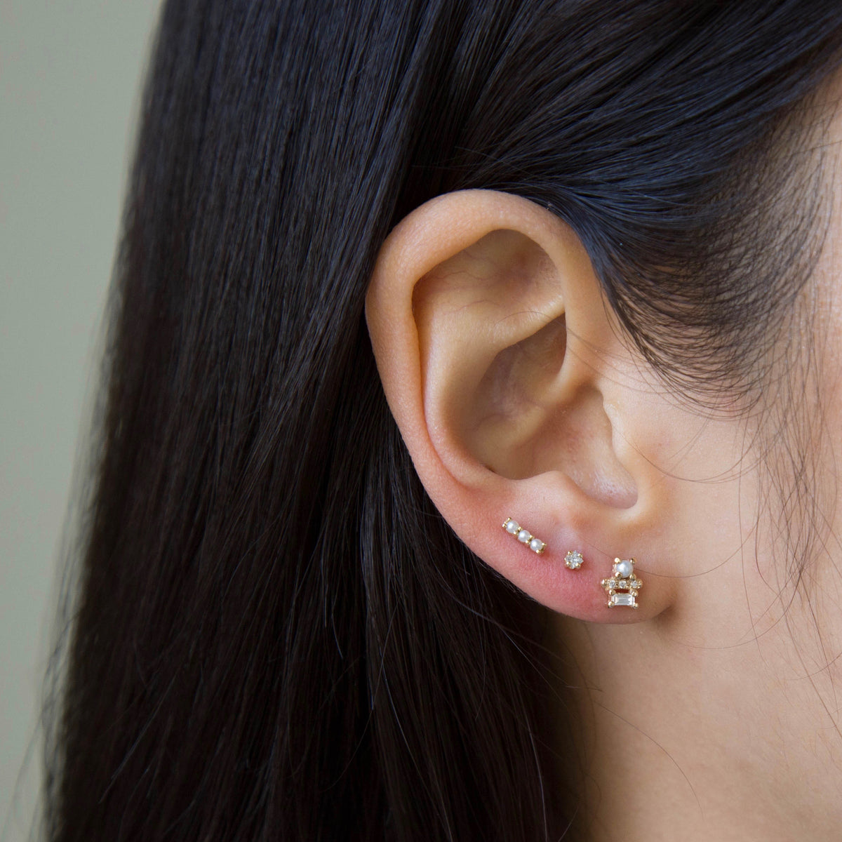 Pearl Bar Stud (Single)