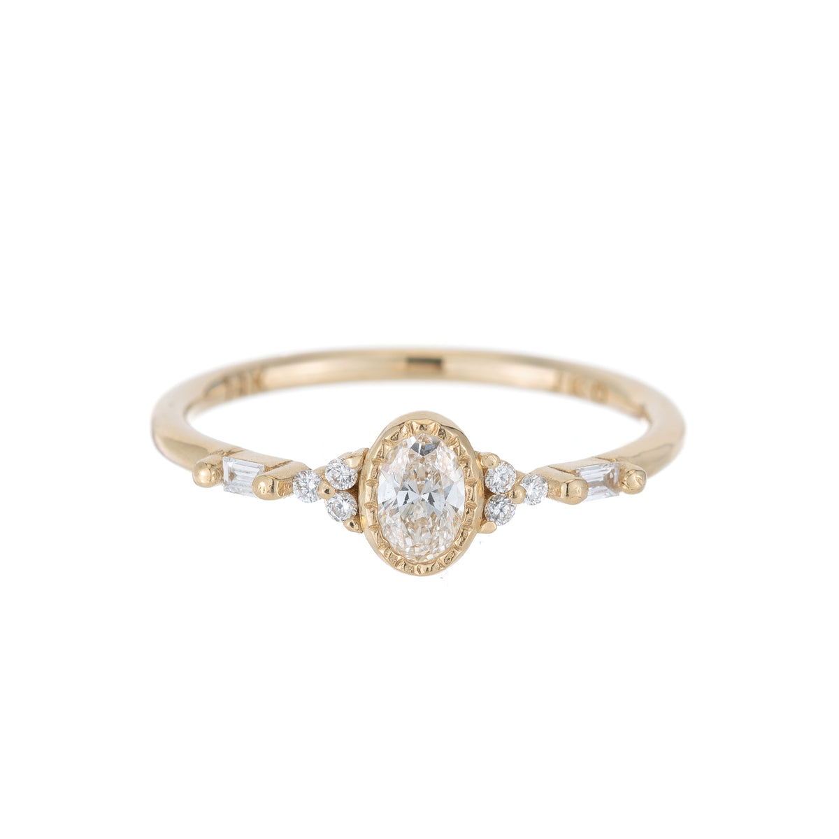Diamond Oval Poeme Ring