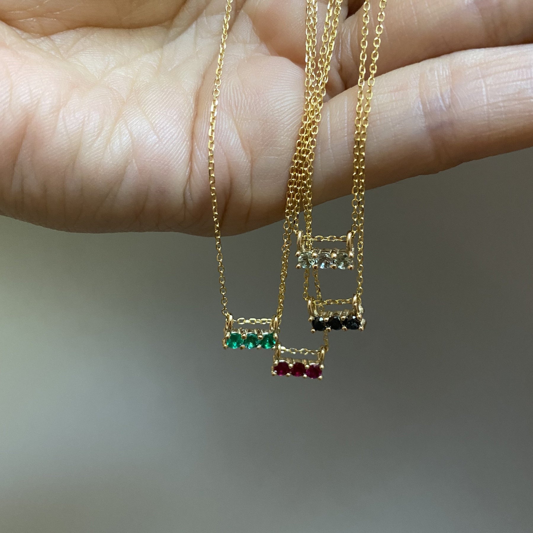 GREEN SAPPHIRE 3S NECKLACE