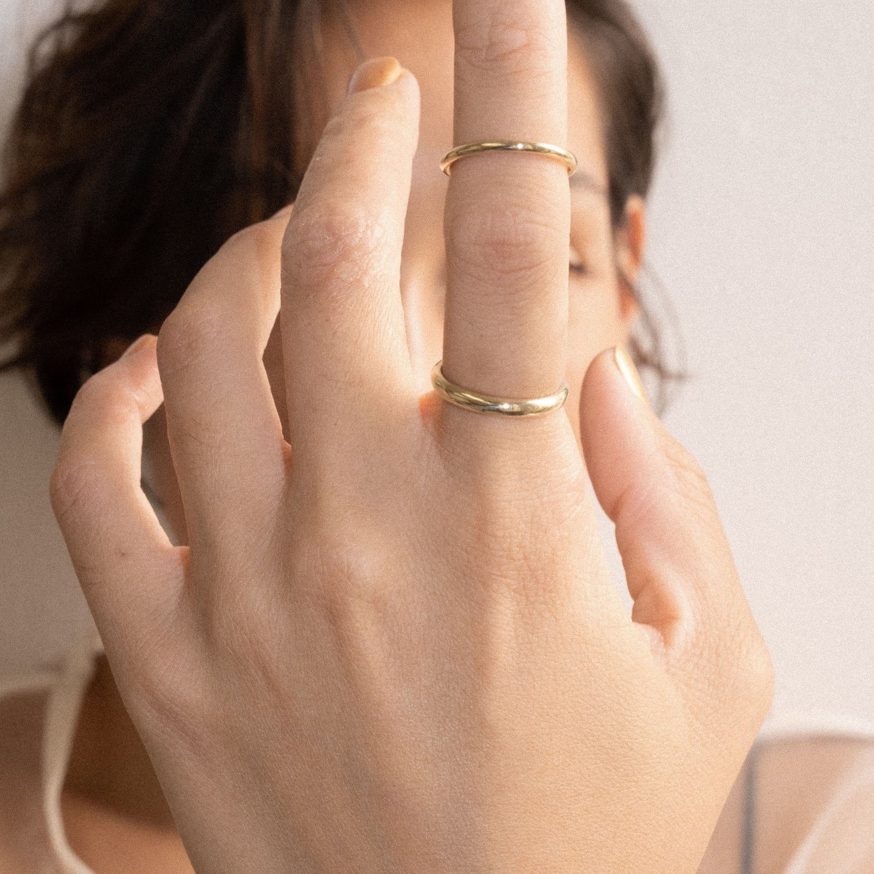 GOLD ROUND BAND