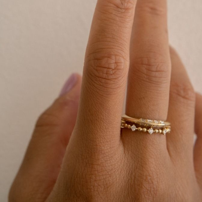 KNIFE EDGE BAGUETTE DIAMOND RING