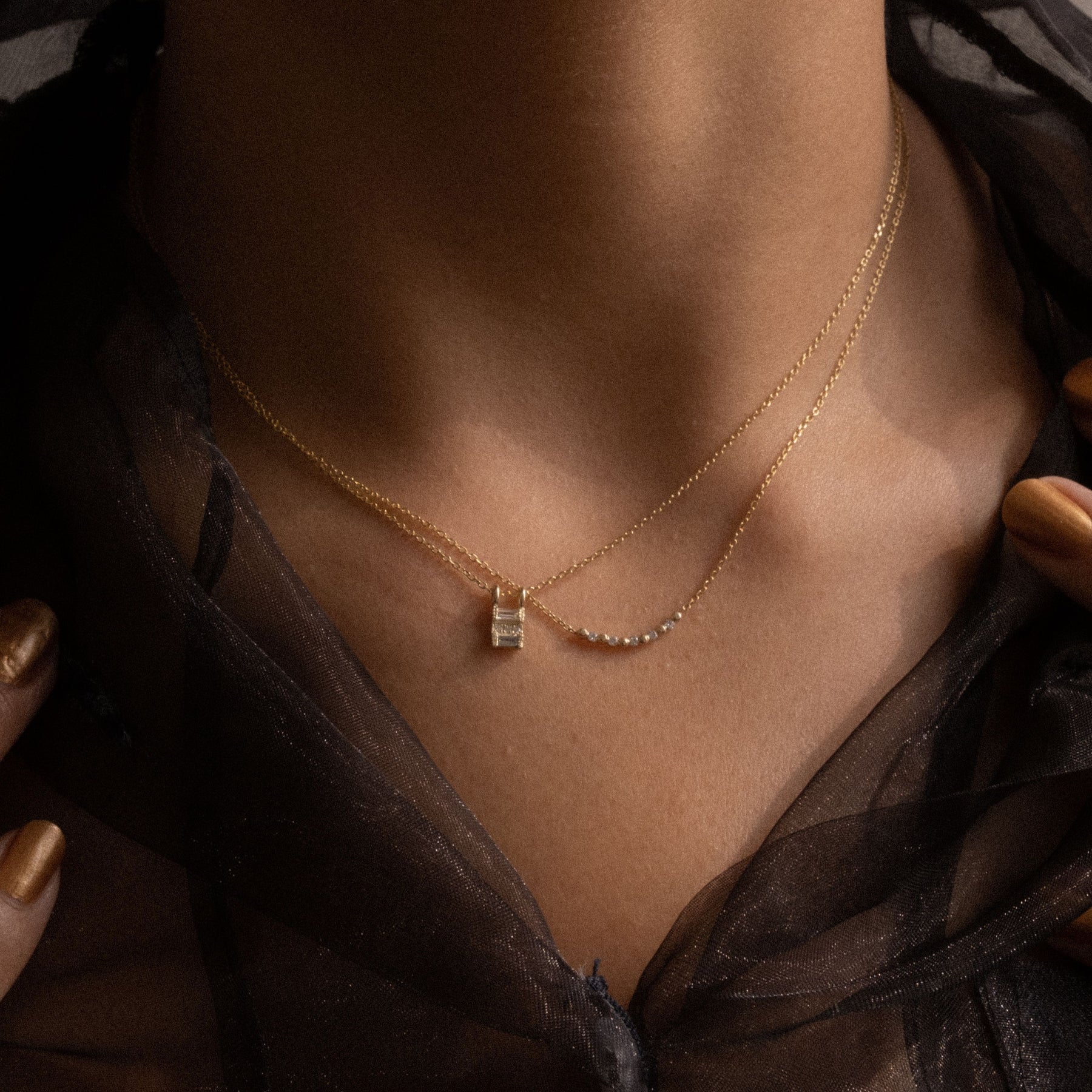 DIAMOND BAGUETTE REFLECTION NECKLACE