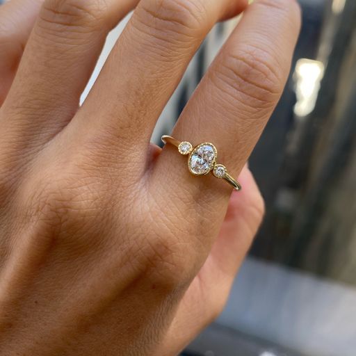 DIAMOND OVAL ROUND RING