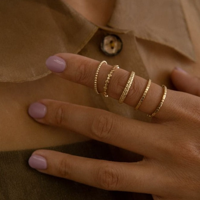 ETERNAL DIAMOND ROUND BAND