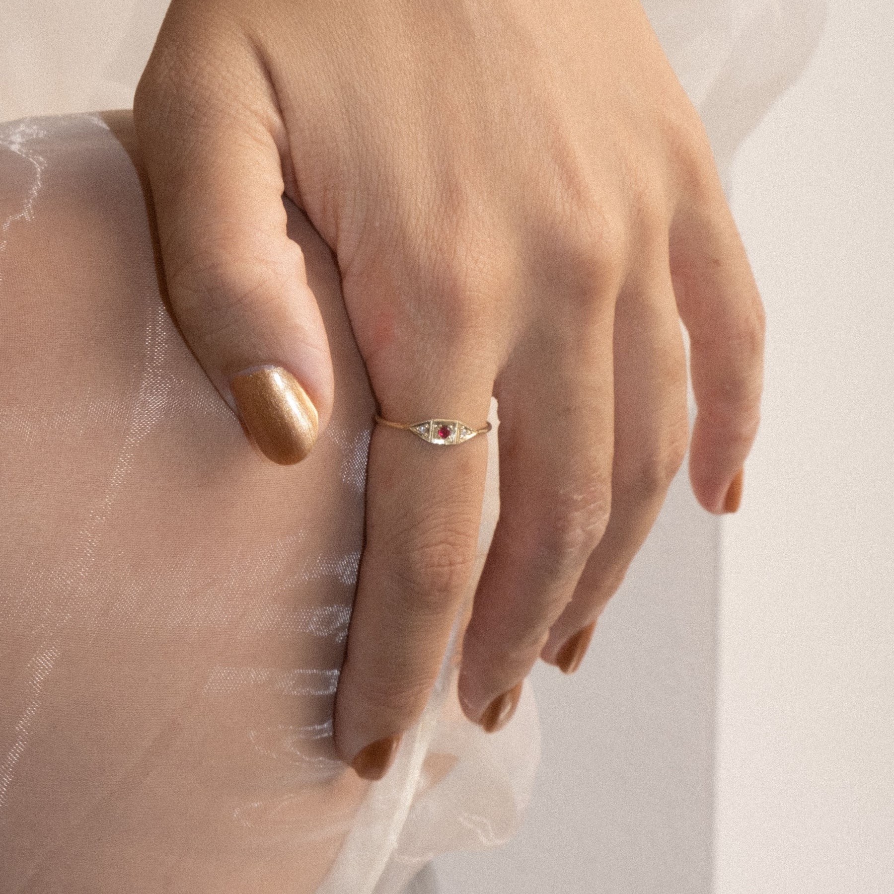 RUBY MINI DECO POINT RING
