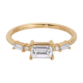 Emerald Cut Diamond Etude Ring