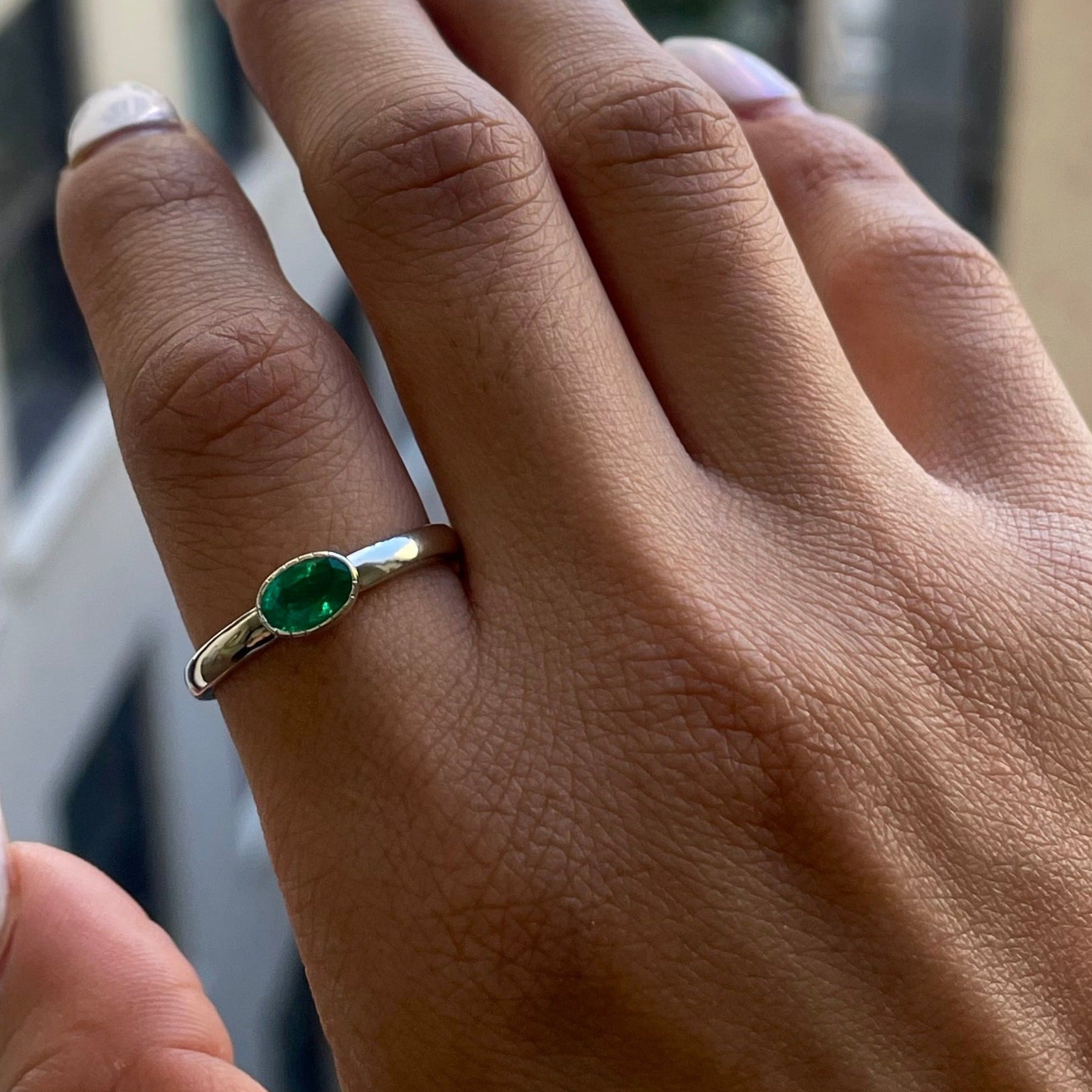 Emerald Chubby Ring - white gold