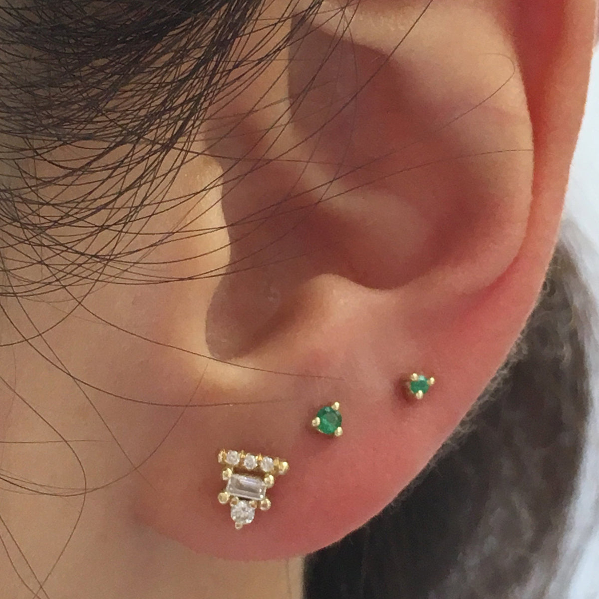 1.5mm emerald dot stud single