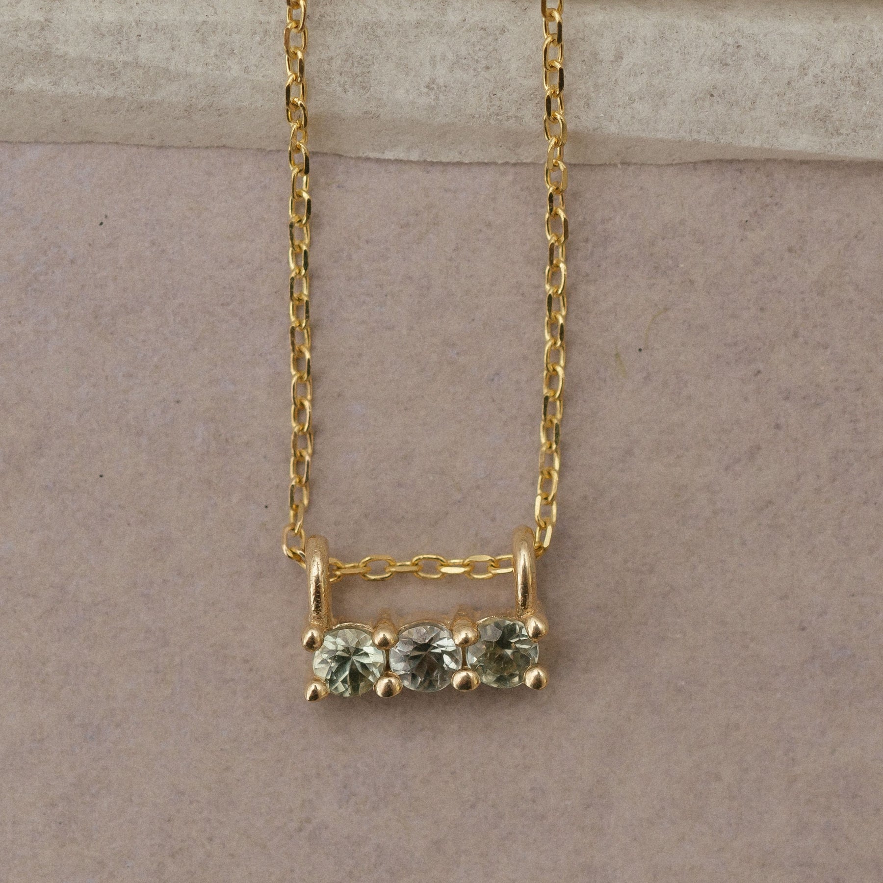 GREEN SAPPHIRE 3S NECKLACE