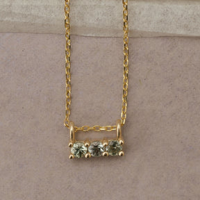 GREEN SAPPHIRE 3S NECKLACE