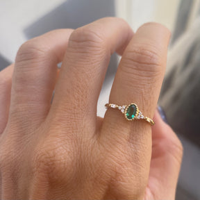 Emerald Oval Poeme Ring