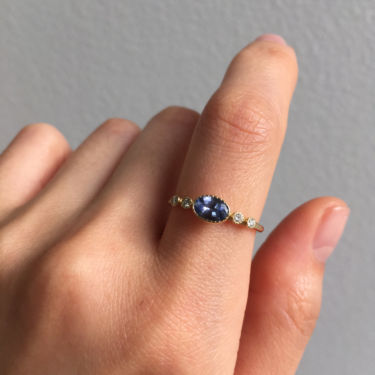 Ceylon Sapphire Dew Ring