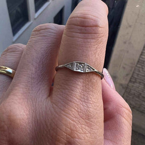 White Diamond Mini Deco Point Ring