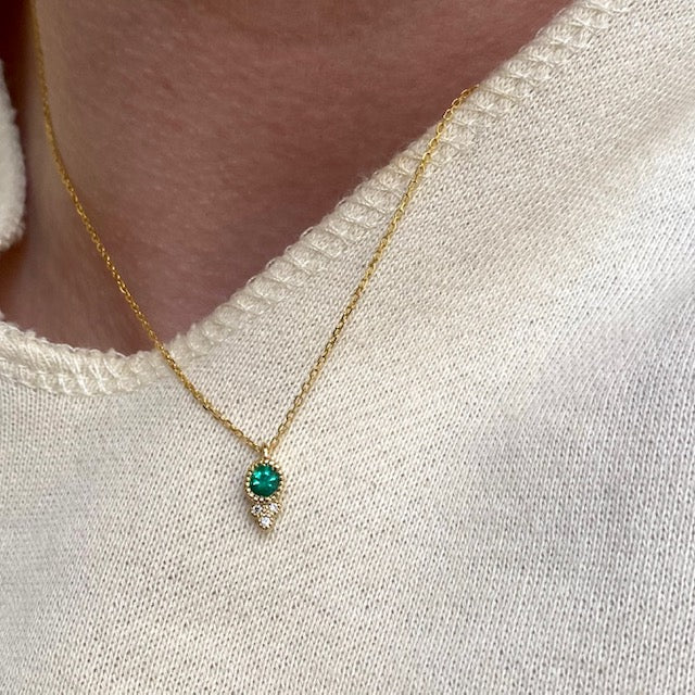 Round Emerald Crown Necklace